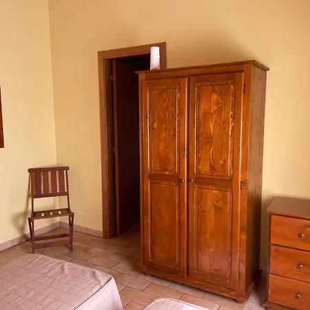 Alloggio per agriturismo Taverna Dei Guelfi *