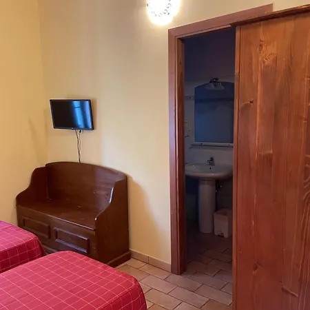 Taverna Dei Guelfi Κατάλυμα σε φάρμα Σενιγκάλια